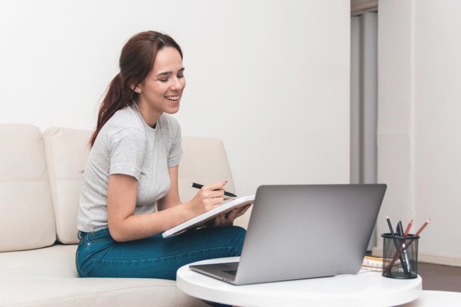 Session de travail collaborative sur les budgets familiaux